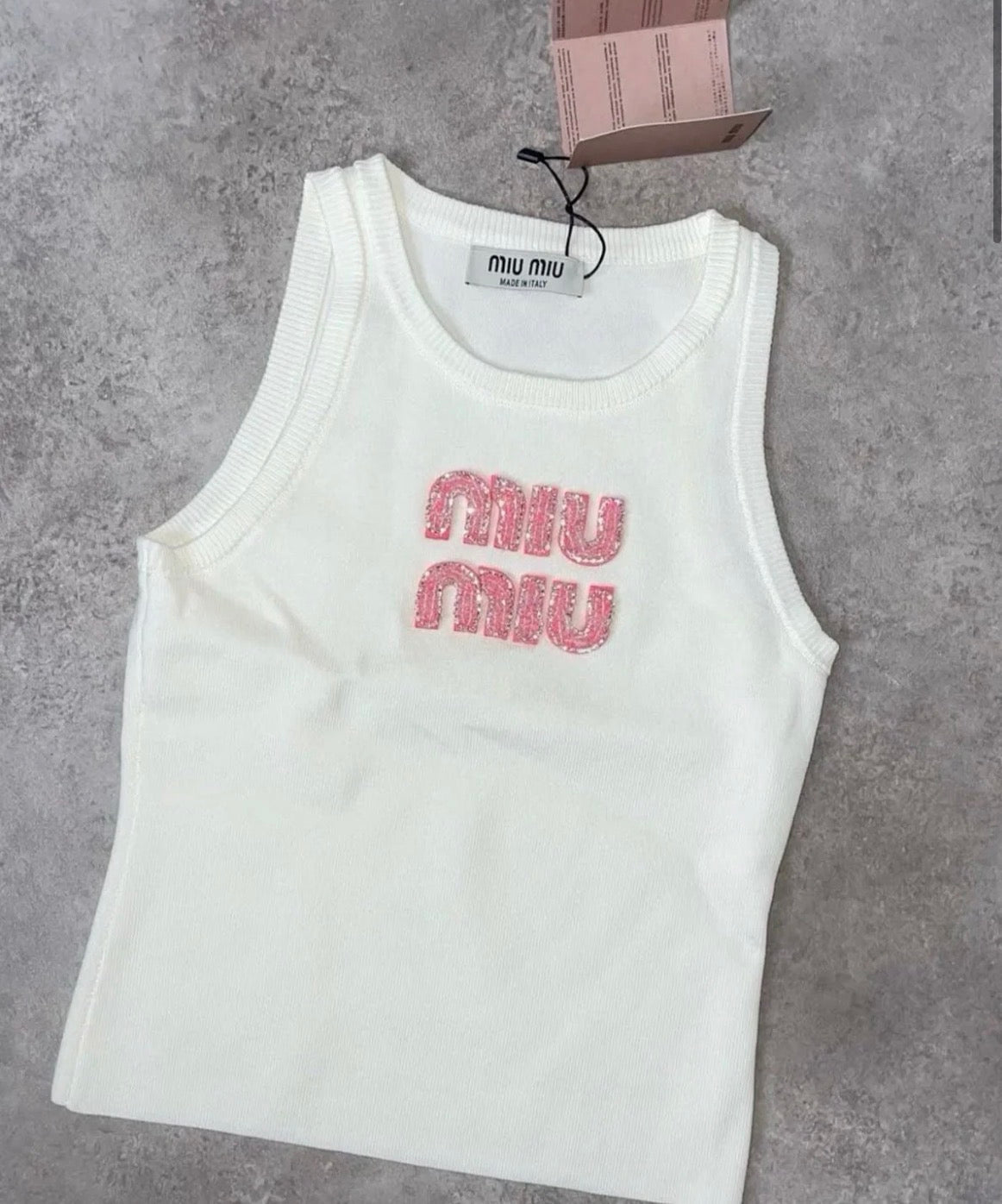 „Mimi“ Viral top