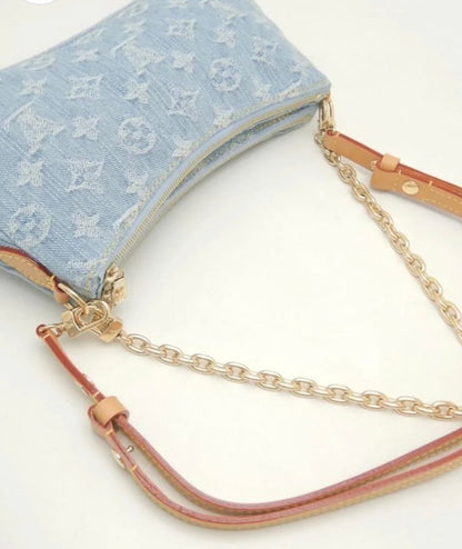 „LV“ Pochette Sky Blue